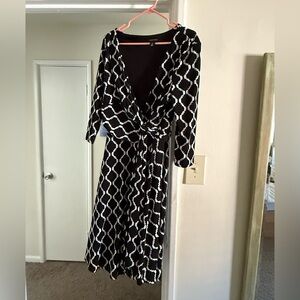 White House Black Market Black and White Patterned Long Sleeve Dress